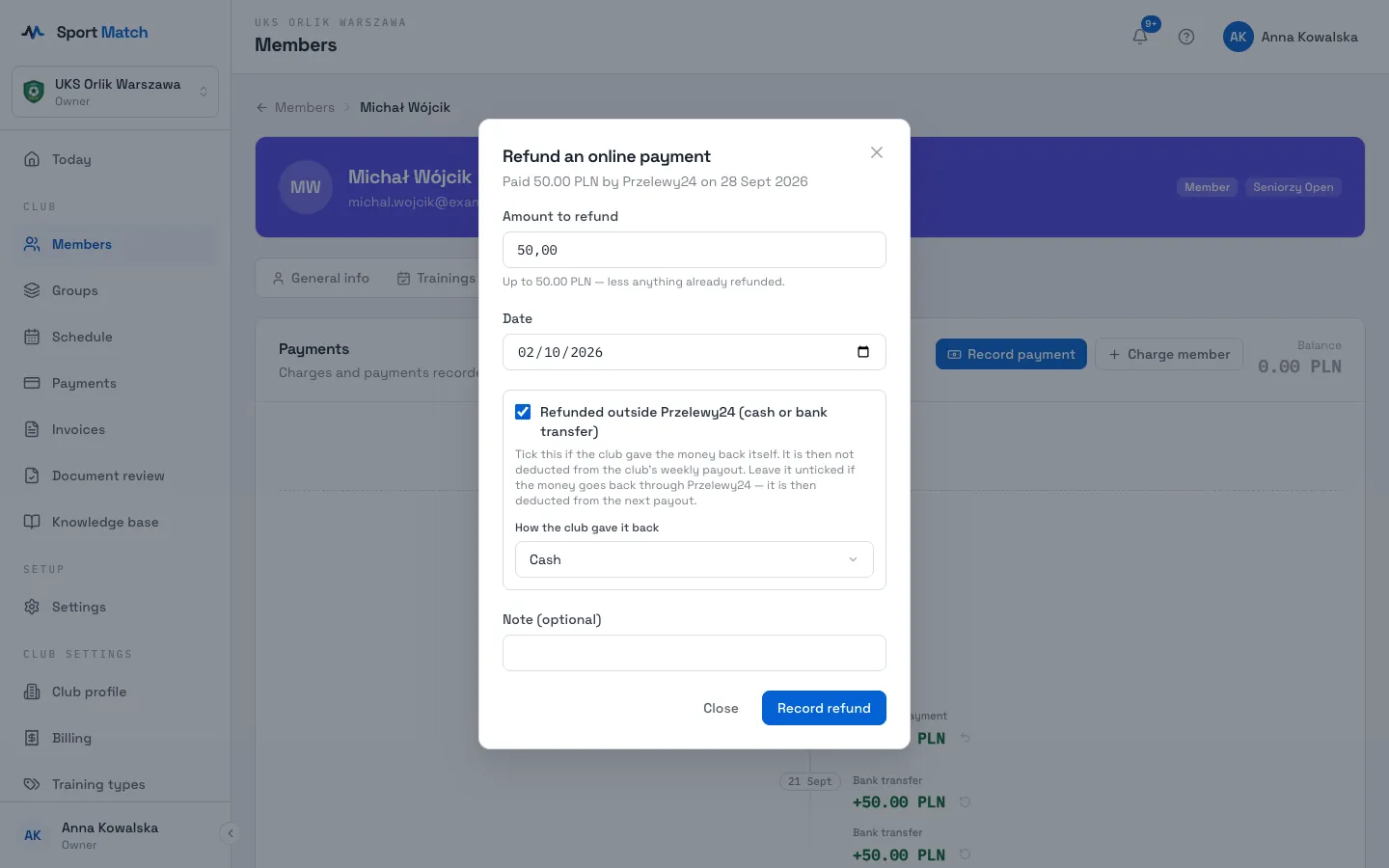 Sport Match screenshot: Did the club give the money back itself — in cash or by transfer from its own account? Tick Refunded outside Przelewy24 (cash or bank transfer) and choose How the club gave it back. The refund is then not deducted from the club’s weekly payout. Leave it unticked if the money goes back through Przelewy24 — it is then deducted from the next payout.