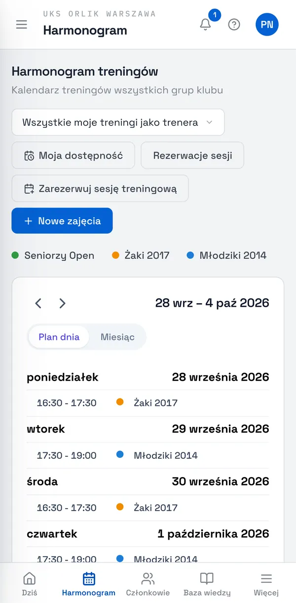 Zrzut ekranu Sport Match: Otwórz Harmonogram. Na górze wybierz, co pokazać: Wszystkie moje treningi jako trenera (domyślnie) albo Wszystkie wydarzenia klubu.