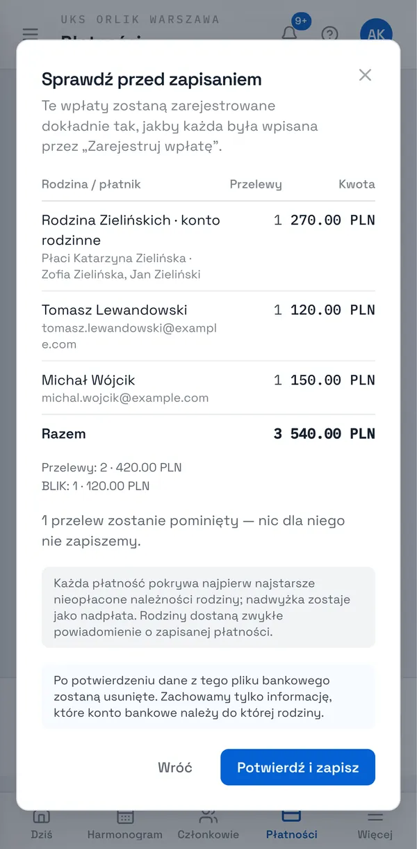 Zrzut ekranu Sport Match: Wybierz Dalej. Zobaczysz podsumowanie dla każdej rodziny: ile wpłat i na jaką kwotę zostanie zapisanych. Sprawdź je i wybierz Potwierdź i zapisz.