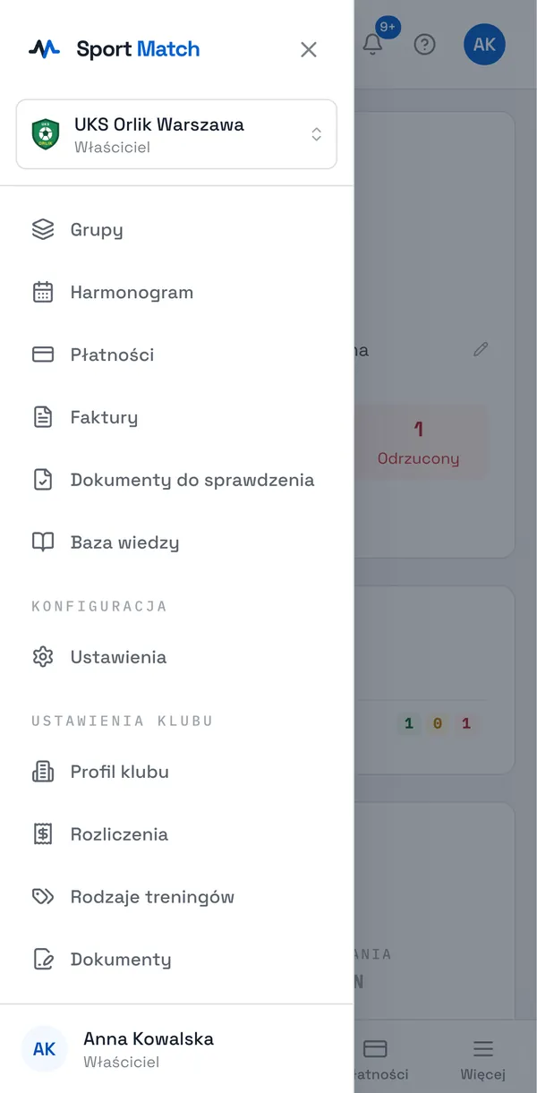 Zrzut ekranu Sport Match: Na komputerze ustawienia klubu są na dole menu bocznego, w sekcji „Ustawienia klubu”. Na telefonie otwórz „Więcej” na dolnym pasku.