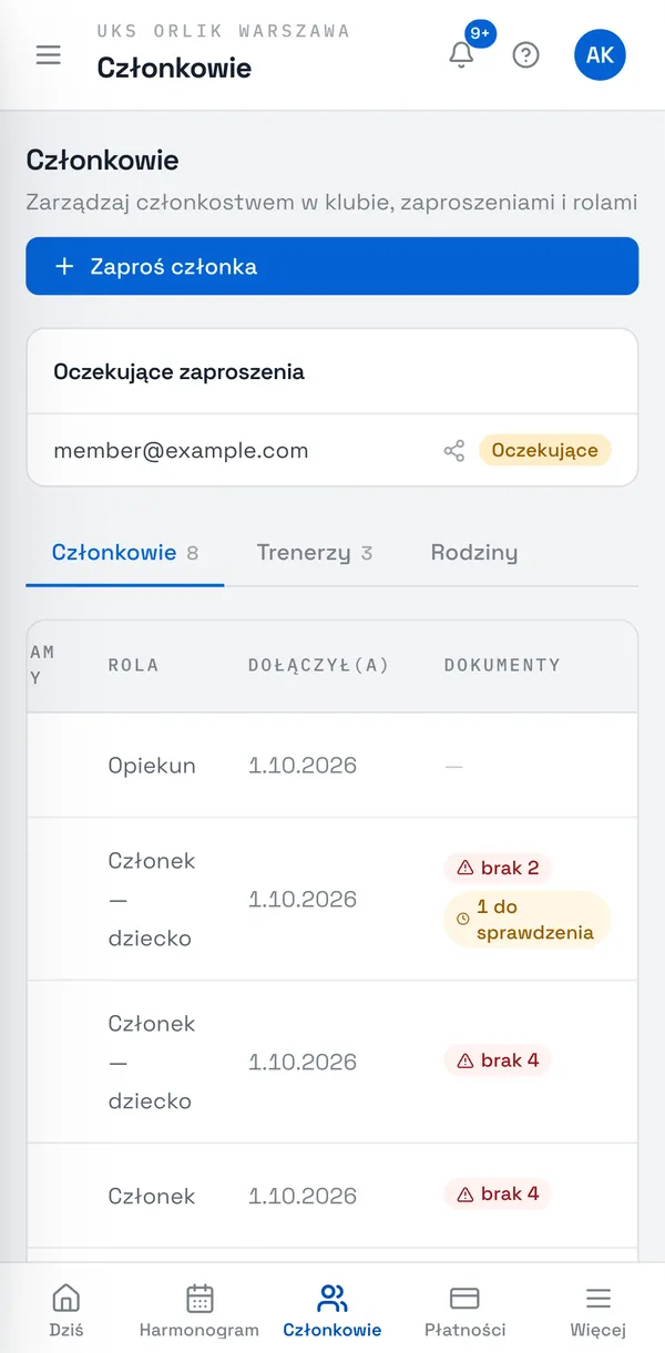 Zrzut ekranu Sport Match: Otwórz Członkowie w menu po lewej (na telefonie — na dolnym pasku). Na górze widzisz Oczekujące zaproszenia, niżej zakładki Członkowie, Trenerzy i Rodziny.